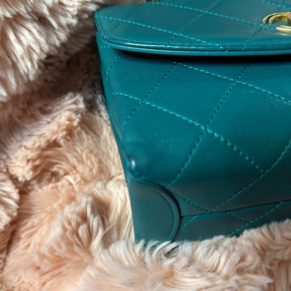 CHANEL Green Spirit Top Handle Crossbody Bag - Picture 11 of 16